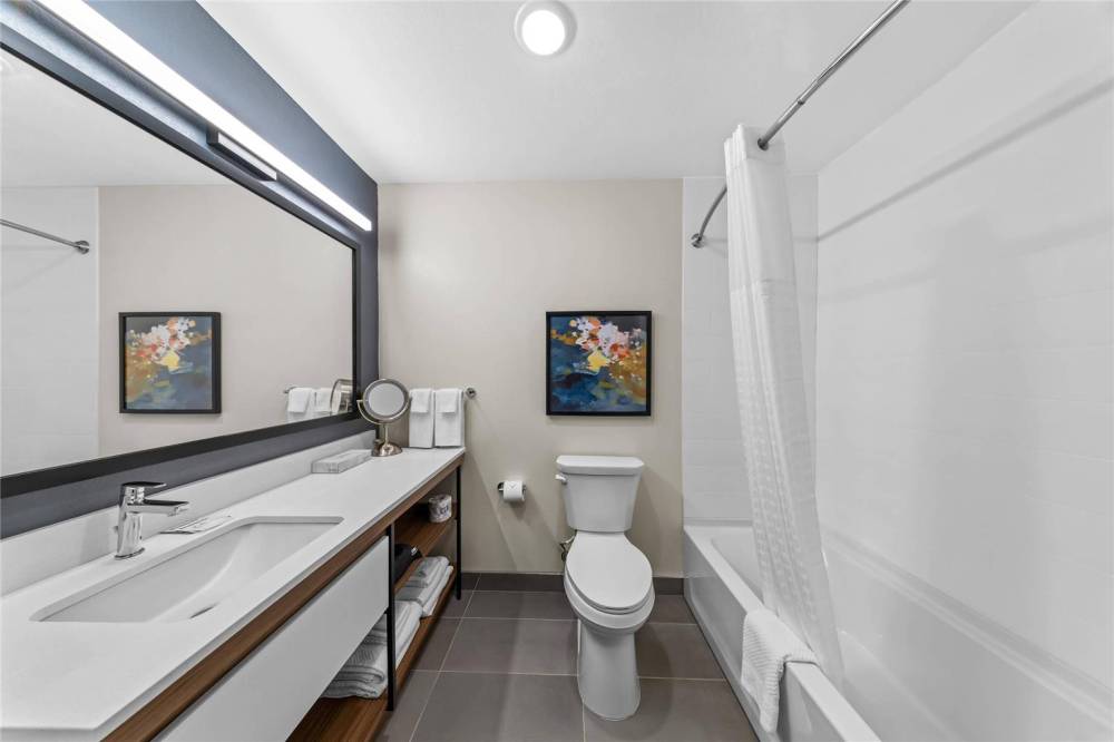 Everhome Suites Ontario 10