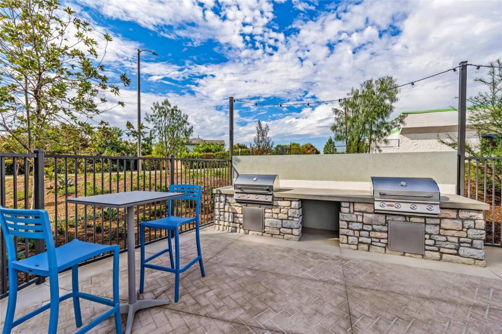 Everhome Suites Ontario 7