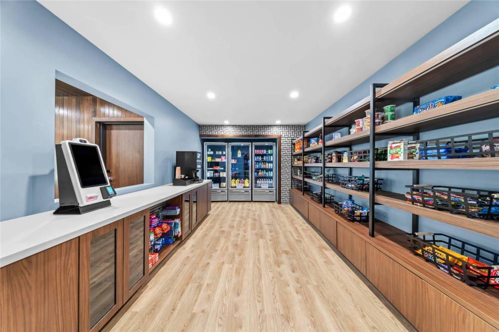 Everhome Suites Ontario 9