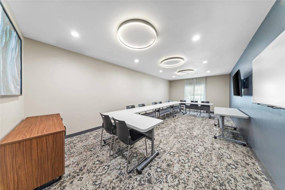 Everhome Suites Ontario 3