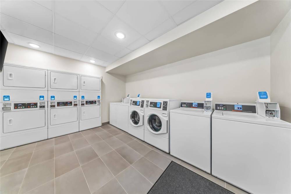 Everhome Suites Ontario 8