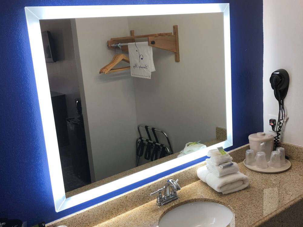 Executive Inn & Suites Joaquin 2