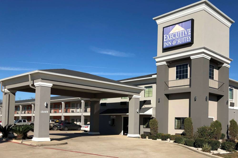 Executive Inn & Suites Joaquin 3