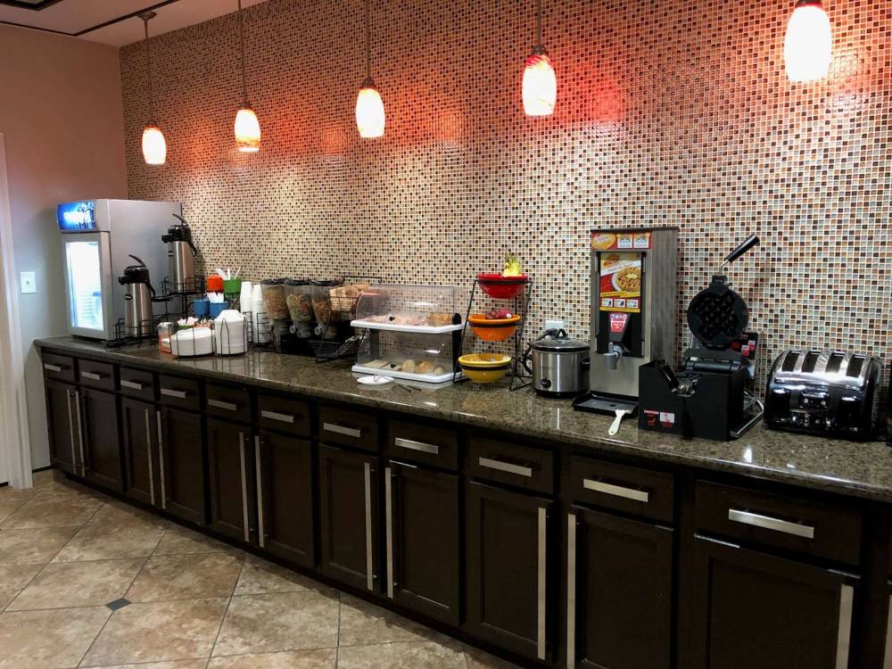 Executive Inn & Suites Joaquin 5