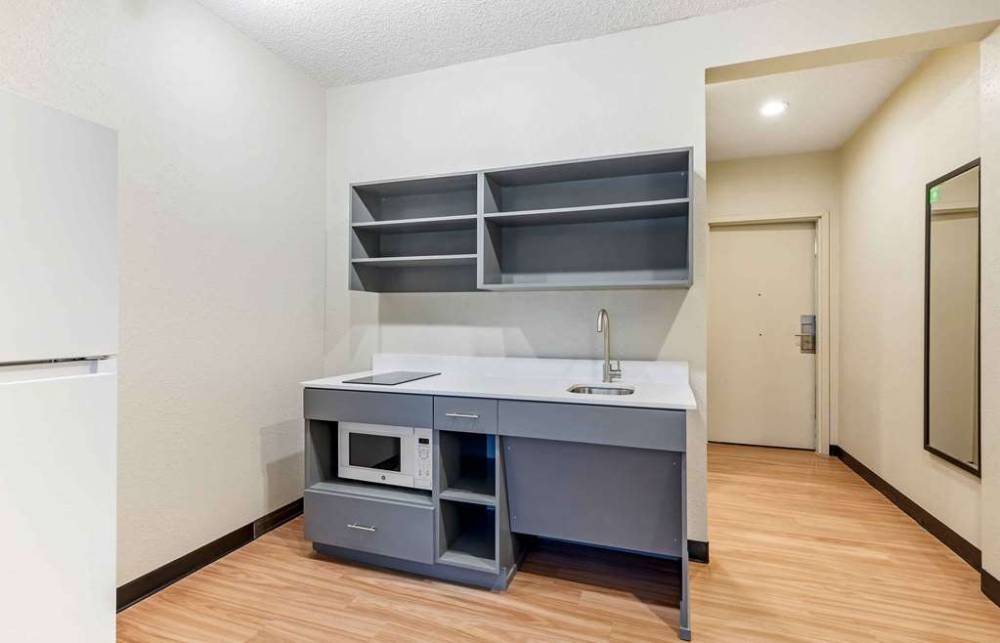 Extended Stay America Suites Buffalo Air 9