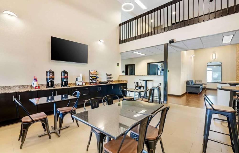 Extended Stay America Suites Buffalo Air 7
