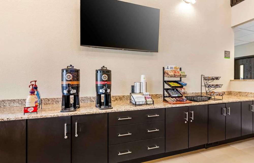 Extended Stay America Suites Buffalo Air 5