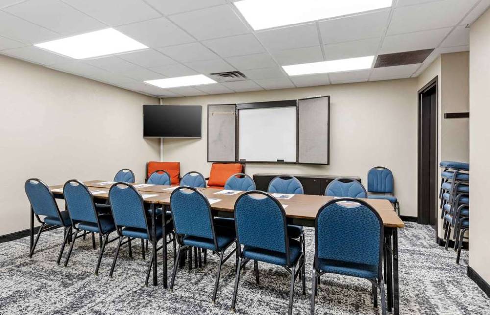 Extended Stay America Suites Buffalo Air 2