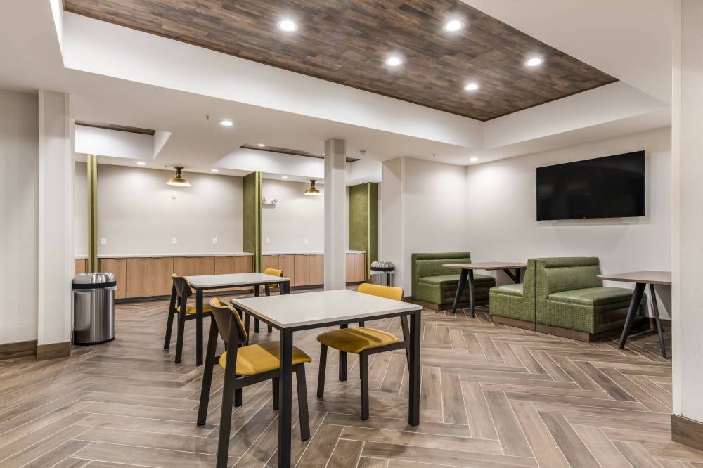 Fairfield By Marriott Greensboro Coliseum Area 7