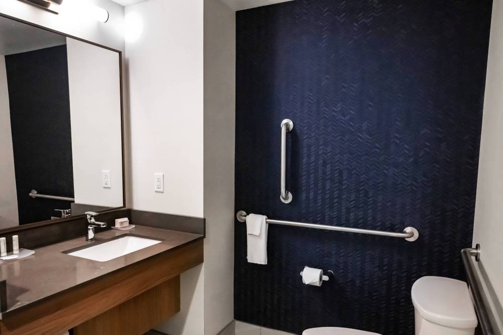 Fairfield By Marriott Inn And Suites Louisville Airport 3