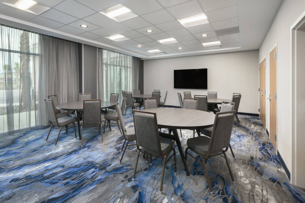 Fairfield By Marriott Inn And Suites Orlando At Millenia 10