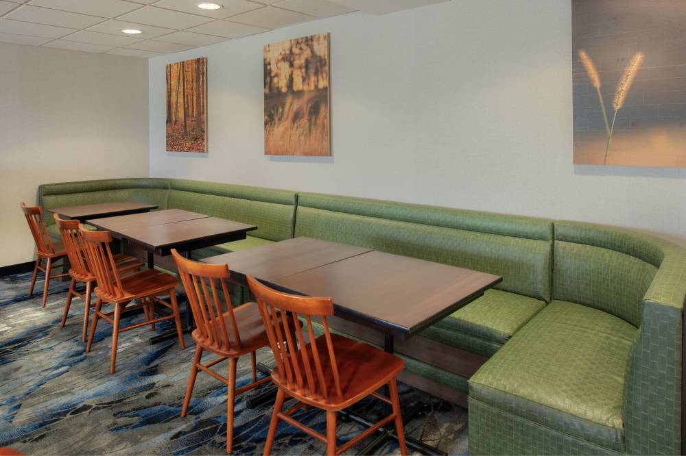 Fairfield Inn And Suites By Marriott Dayton Troy 6
