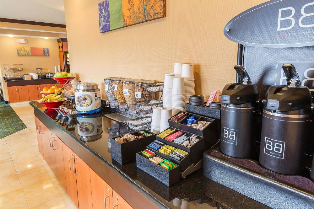 Fairfield Inn And Suites By Marriott Fargo 7