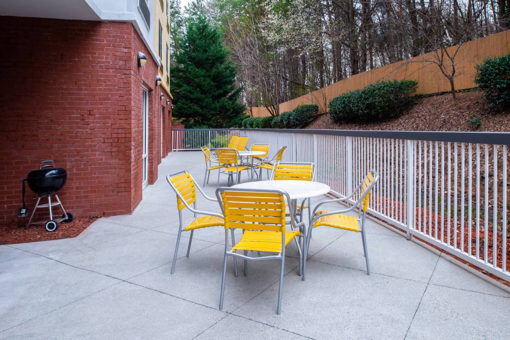 Fairfield Inn And Suites By Marriott Greensboro Wendover 7