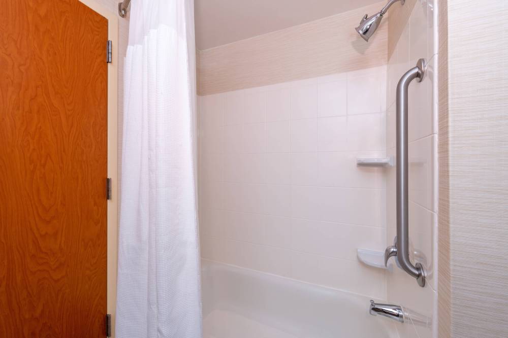 Fairfield Inn And Suites By Marriott Greensboro Wendover 2