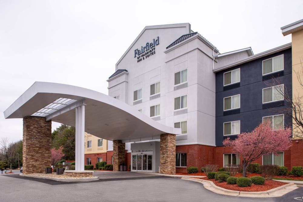 Fairfield Inn And Suites By Marriott Greensboro Wendover 6