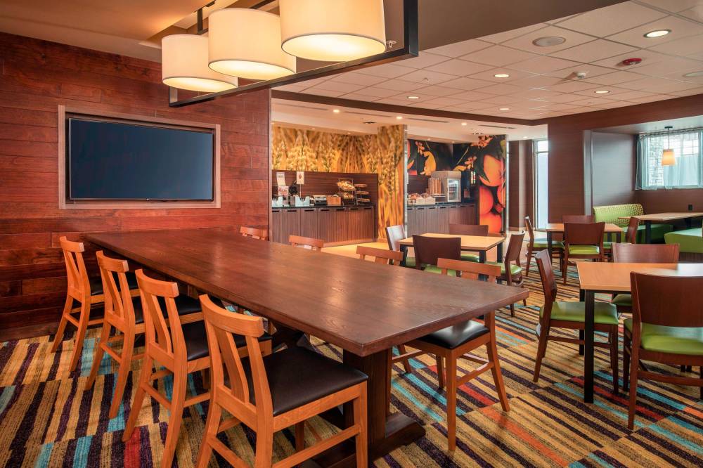 Fairfield Inn And Suites By Marriott Harrisburg International Airport 8