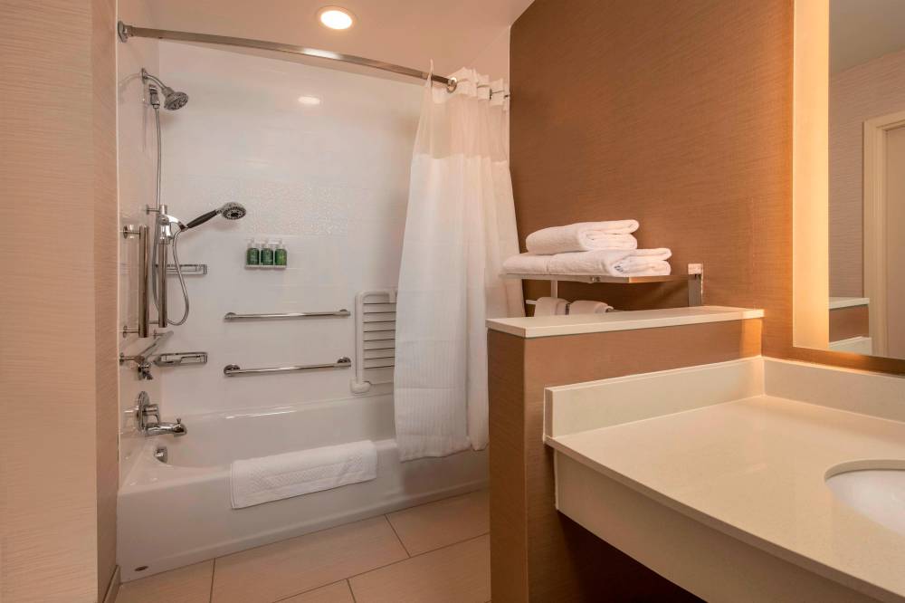 Fairfield Inn And Suites By Marriott Harrisburg International Airport 2