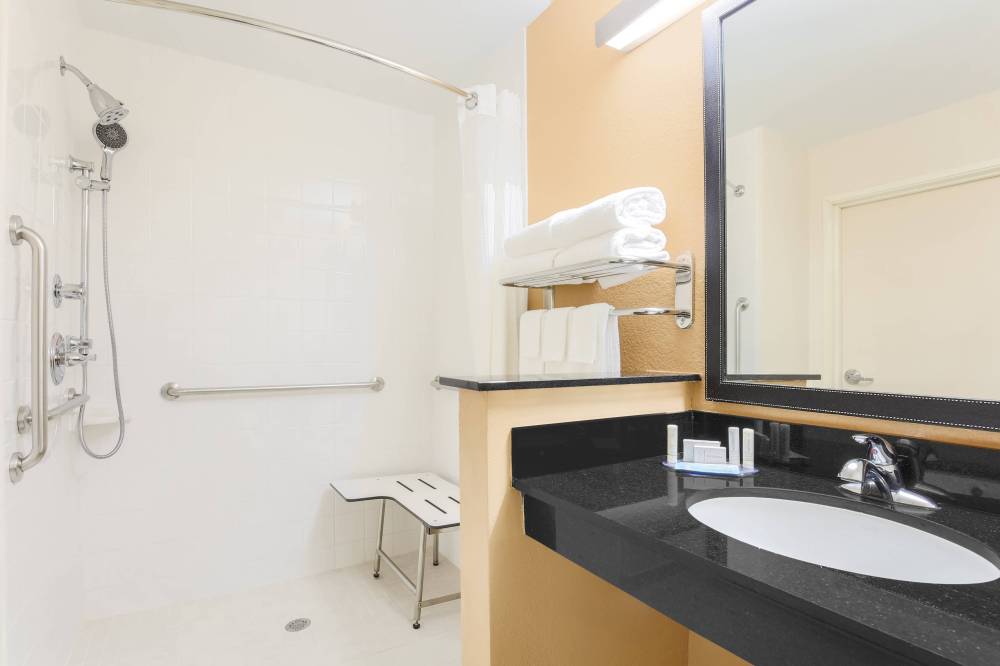 Fairfield Inn And Suites By Marriott Houston Humble 3