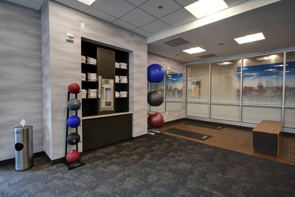 Fairfield Inn And Suites By Marriott Milwaukee North 10