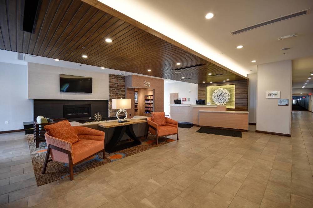 Fairfield Inn And Suites By Marriott Milwaukee North 8