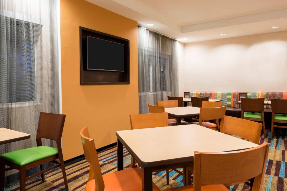 Fairfield Inn And Suites By Marriott Mobile 6