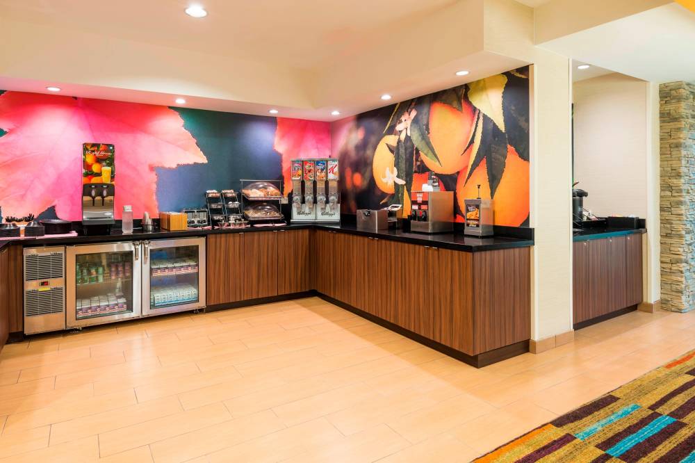Fairfield Inn And Suites By Marriott Mobile 9