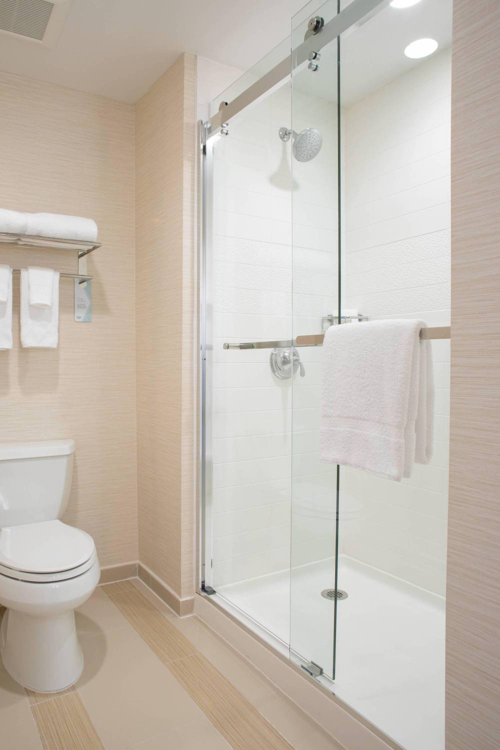 Fairfield Inn And Suites By Marriott New York Queens Fresh Meadows 2