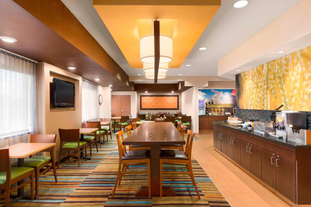Fairfield Inn And Suites By Marriott Saginaw 9
