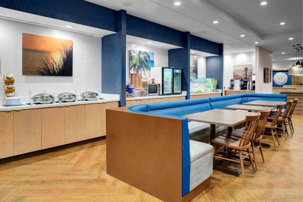 Fairfield Inn And Suites By Marriott Virginia Beach Oceanfront 7
