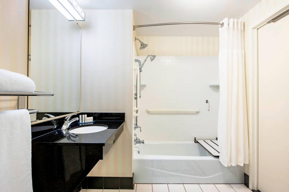 Fairfield Inn And Suites By Marriott Winnipeg 3
