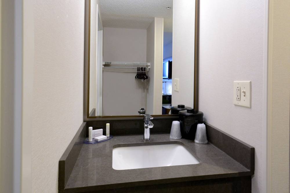 Fairfield Inn By Marriott Greensboro Airport 3