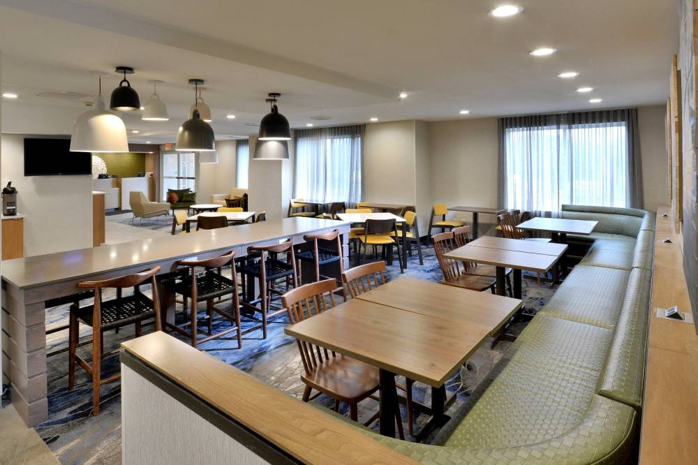 Fairfield Inn By Marriott Greensboro Airport 10