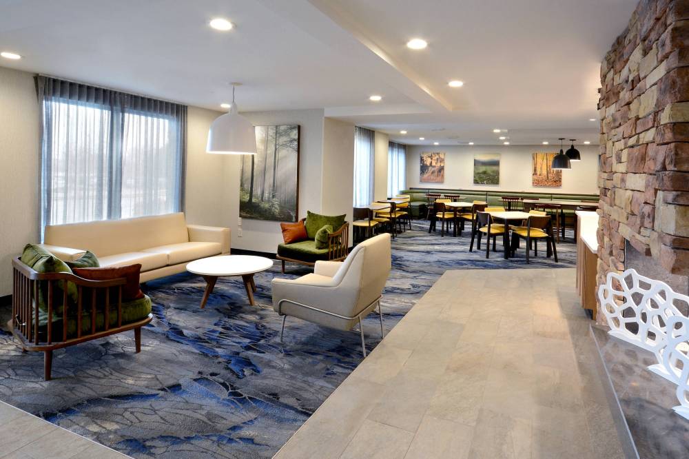 Fairfield Inn By Marriott Greensboro Airport 8