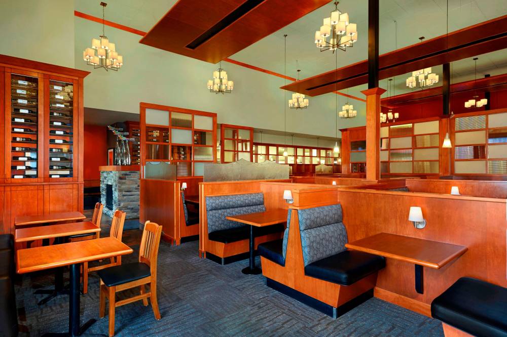 Four Points By Sheraton Edmonton Gateway 9