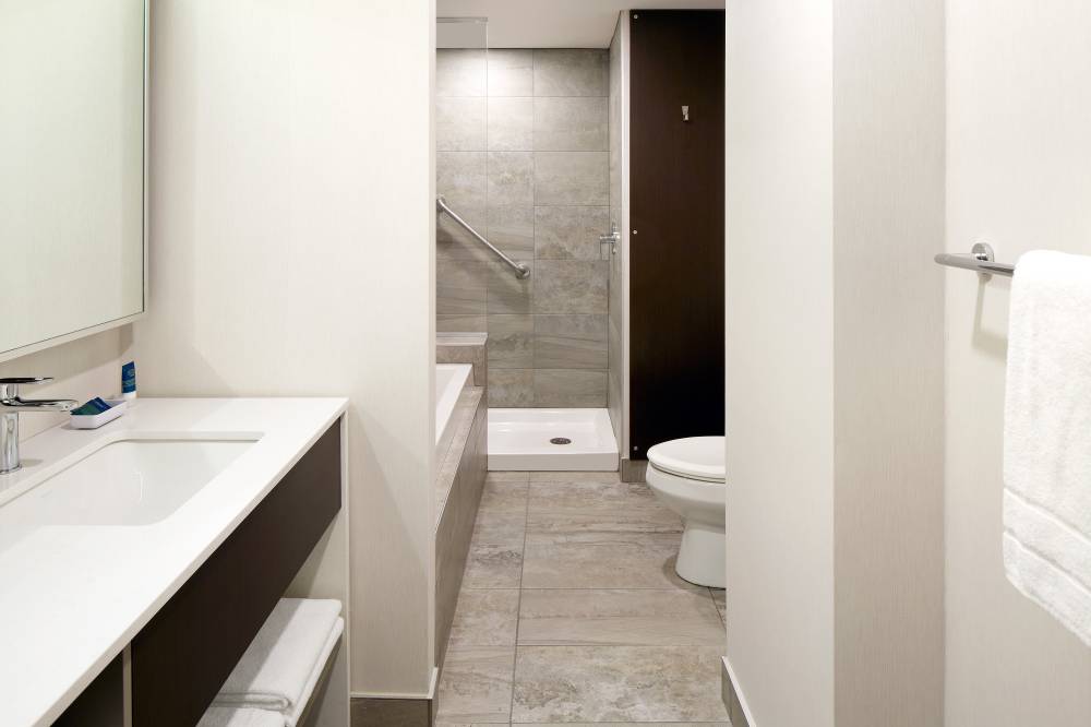 Four Points By Sheraton Levis Convention Centre 6