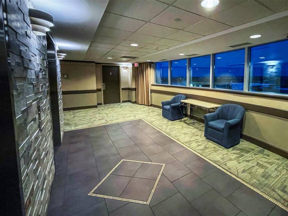 Glenmore Inn And Convention Centre 6