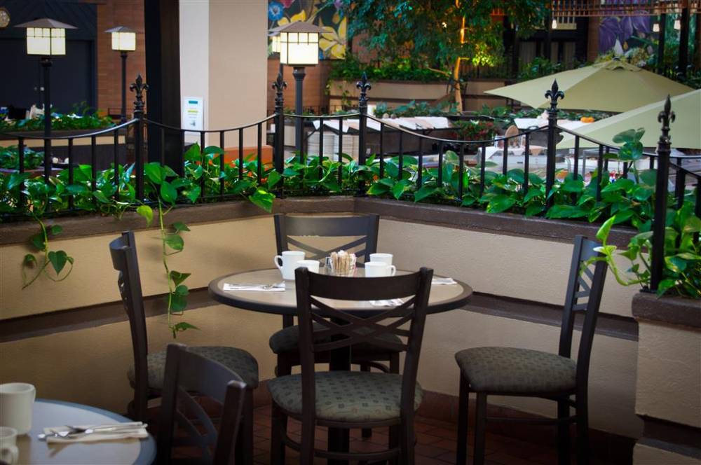 Glenmore Inn And Convention Centre 4