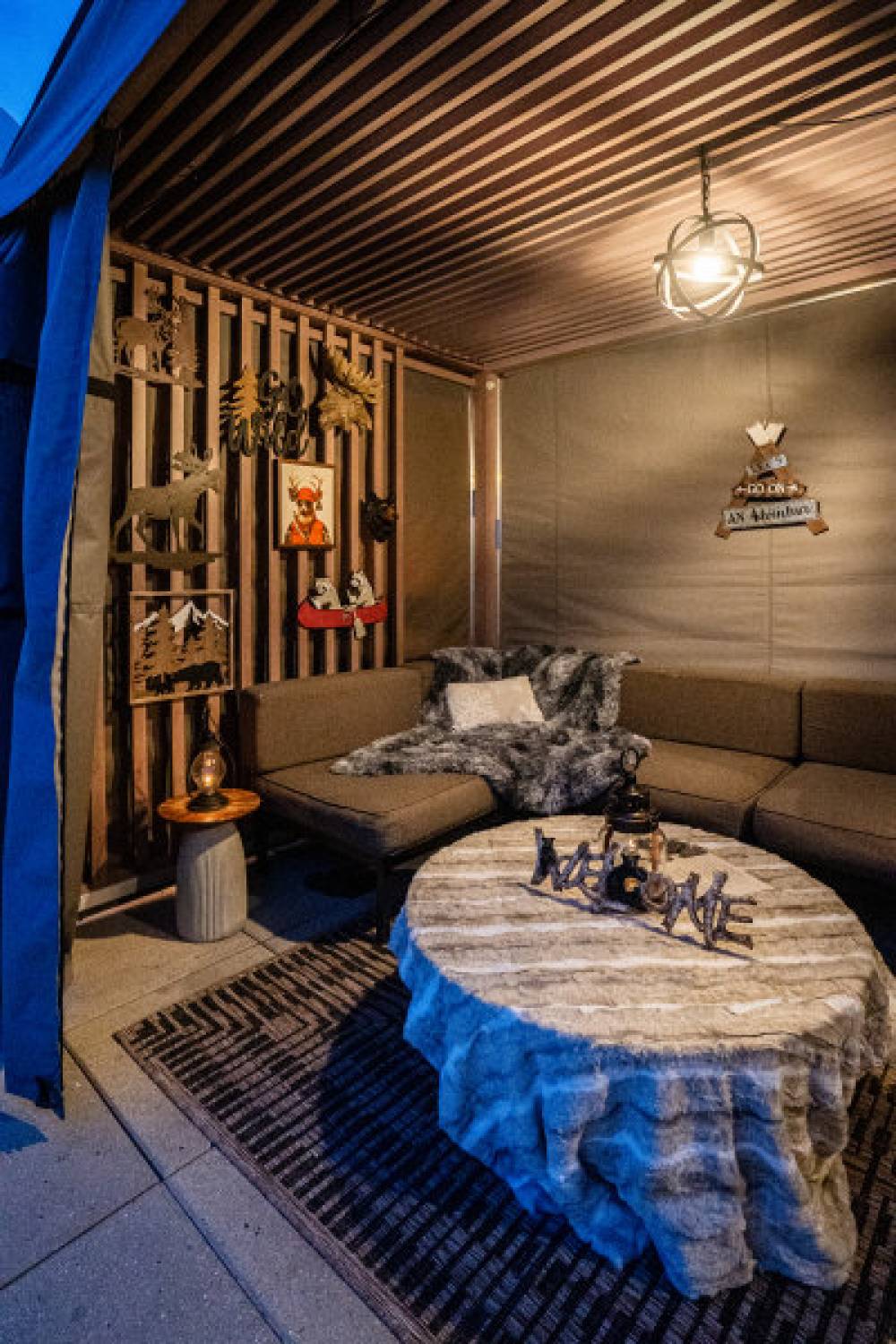Halcyon on Ice - Winter Cabana