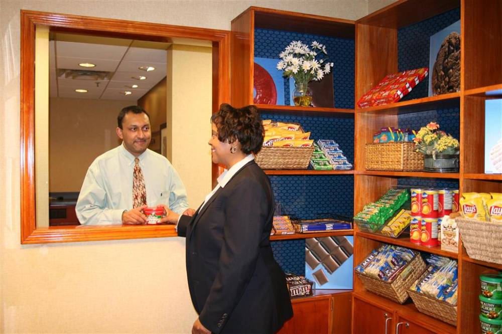 Hampton Inn & Suites Atlanta Airport North I85 5