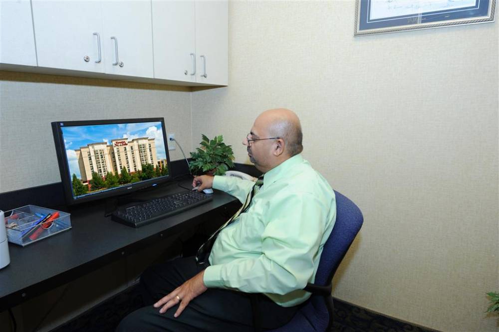 Hampton Inn & Suites Atlanta Airport North I85 4