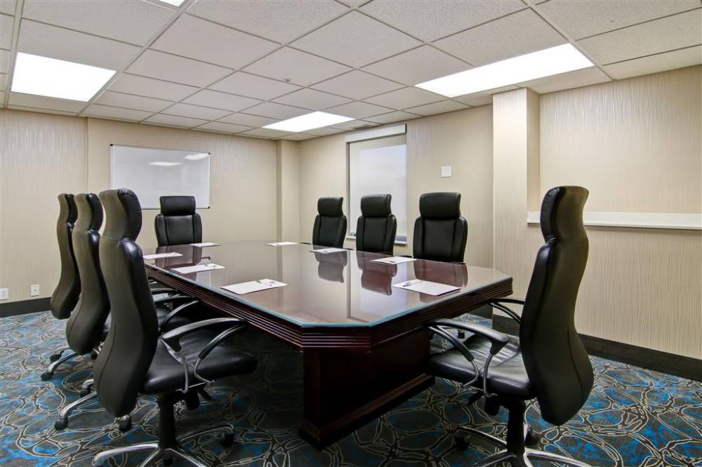 Hampton Inn & Suites By Hilton Calg 2