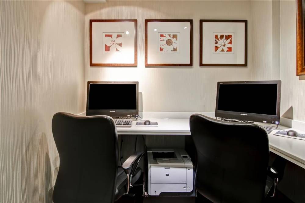 Hampton Inn & Suites By Hilton Calg 5
