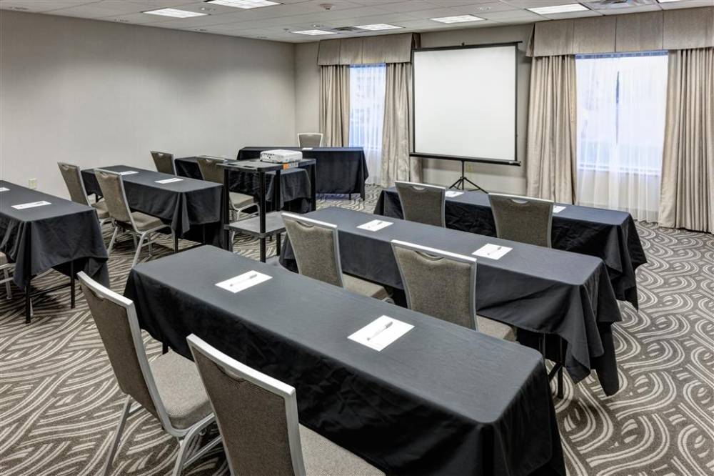 Hampton Inn & Suites Cedar Rapids - North 2