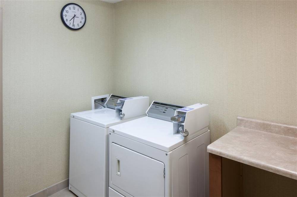 Hampton Inn & Suites Cedar Rapids - North 4