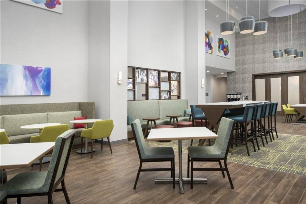 Hampton Inn & Suites Charlotte Airp 3