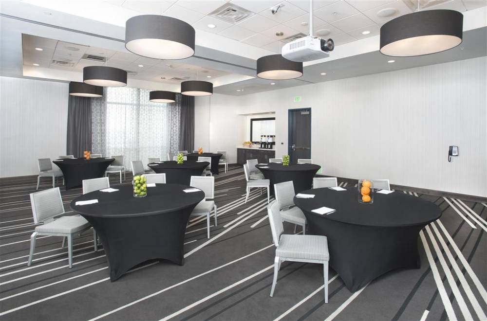 Hampton Inn & Suites Lax El Segundo 2