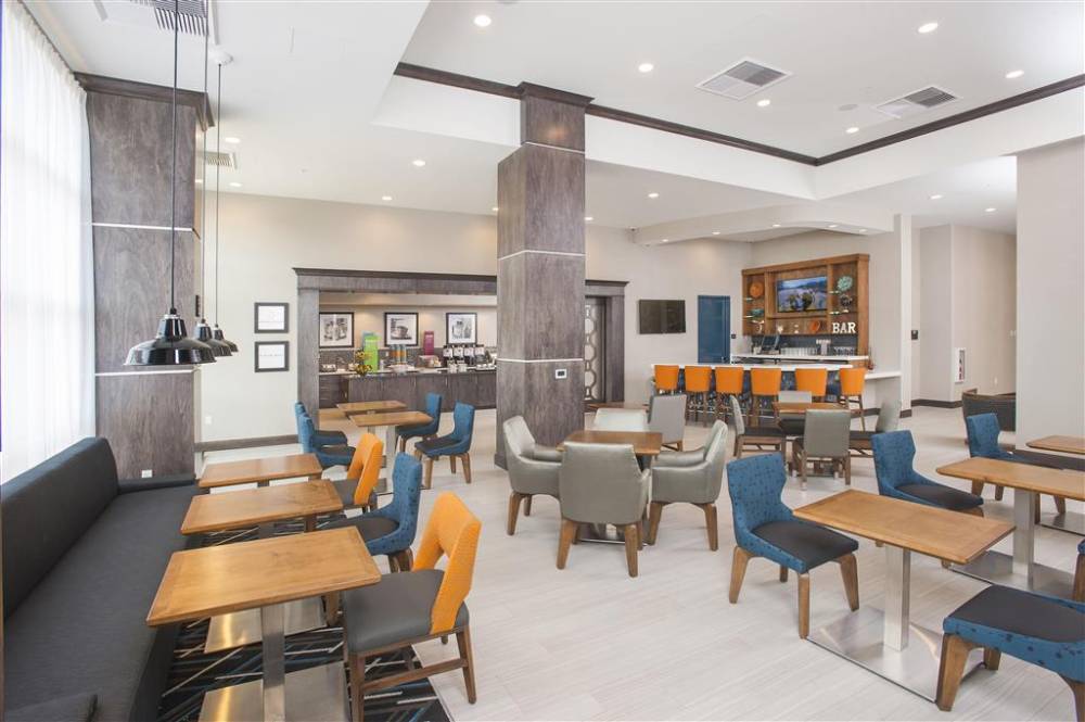 Hampton Inn & Suites Lax El Segundo 5