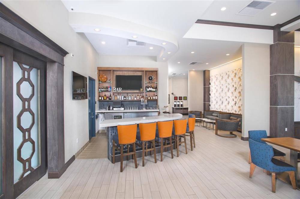 Hampton Inn & Suites Lax El Segundo 3