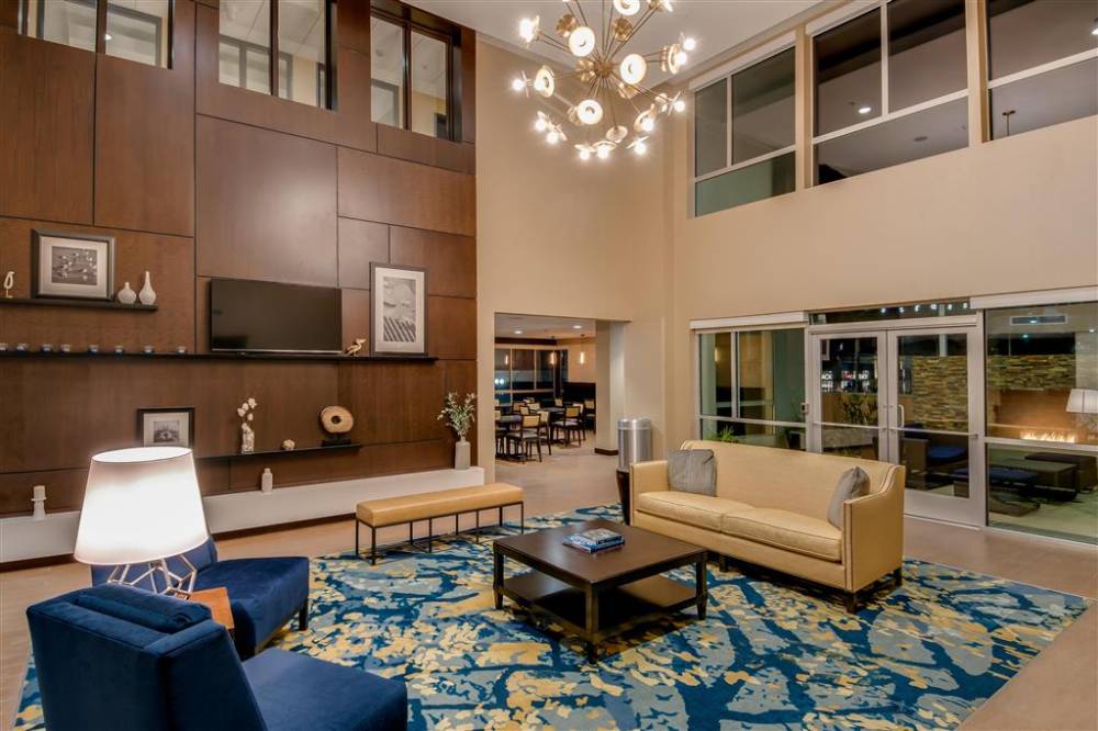 Hampton Inn & Suites Los Angeles - Glendale 2